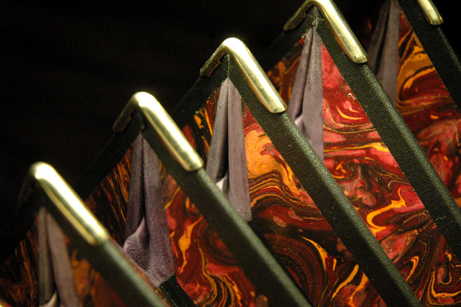 Lederecken an einem neuen Balg